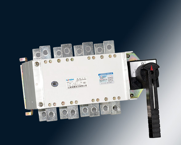 NMGLZ1-63A~3150A轉(zhuǎn)換隔離開(kāi)關(guān)（雙投開(kāi)關(guān)）上下組合運(yùn)用于兩條低壓電路切換或者兩個(gè)負(fù)載設(shè)備的轉(zhuǎn)換或安全隔離等?！?>
											NMGLZ1-63A~3150A轉(zhuǎn)換隔離開(kāi)關(guān)（雙投開(kāi)關(guān)）上下組合</a>
										</div>
										 
										<div   id=